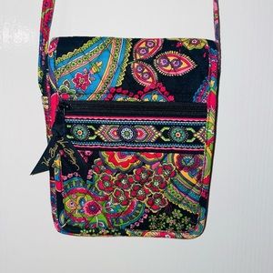 💐💭NWOT! Vera Bradley - Symphony in Hue small crossbody purse! 💐💭